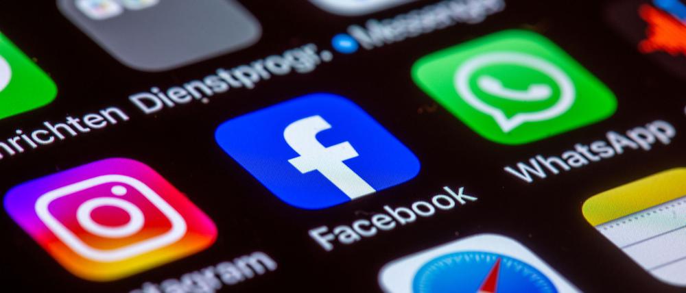 Wegen eines Facebook-Beitrags hat ein Straßenbahnfahrer der BVG seinen Job verloren - berechtigterweise, wie das Berliner Arbeitsgericht nun entschieden hat. (Symbolfoto)