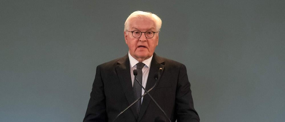 Bundespräsident Frank-Walter Steinmeier hält im Rahmen seines dreitägigen Staatsbesuchs in Griechenland am 31. Oktober 2024 eine Rede im Kulturzentrum des Dorfes Kandanos auf der Insel Kreta.