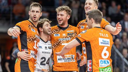 Freude: Die Volleys sind Tabellenführer