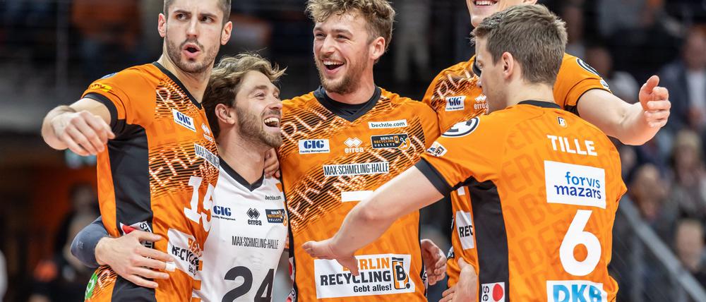 Freude: Die Volleys sind Tabellenführer