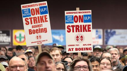 Im Bemühen um ein Ende des festgefahrenen Tarifstreits und der Streiks bei Boeing hat der US-Flugzeugbauer ein neues Angebot vorgelegt.