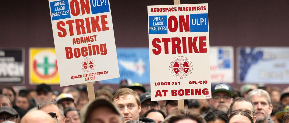 Im Bemühen um ein Ende des festgefahrenen Tarifstreits und der Streiks bei Boeing hat der US-Flugzeugbauer ein neues Angebot vorgelegt.