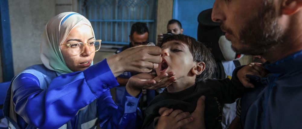 Die WHO fürchtet, dass einige Kinder bei der zweiten Impfrunde im Norden des Gazastreifens nicht mehr erreicht werden können. (Archivbild)