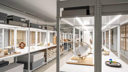 Blick ins Schaudepot des Baukunstarchivs in der Akademie der Künste.