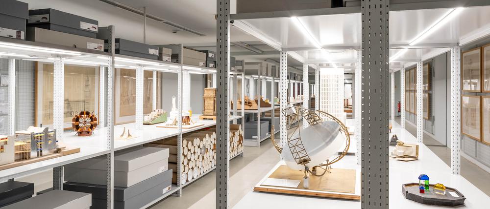 Blick ins Schaudepot des Baukunstarchivs in der Akademie der Künste.