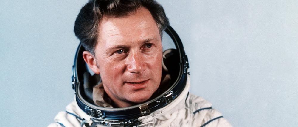 DDR-Kosmonaut Sigmund Jähn im August 1978 nach seinem erfolgreichen Flug zur Raumstation Saljut 6.