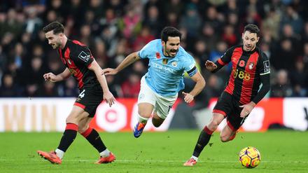 Stolperfalle Bournemouth: Ex-DFB-Kapitän Ilkay Gündogan (M) unterlag mit den Skyblues.