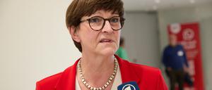 Saskia Esken (SPD), Bundesvorsitzenden der SPD, gibt im Rahmen der Dialogveranstaltung der SPD Hamburg im Congress Center (CCH) ein Interview.