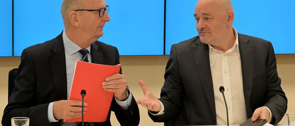 Brandenburgs SPD-Ministerpräsident Dietmar Woidke und BSW-Parteichef Robert Crumbach gehen ab Montag in Koalitionsverhandungen. (Archivbild) 