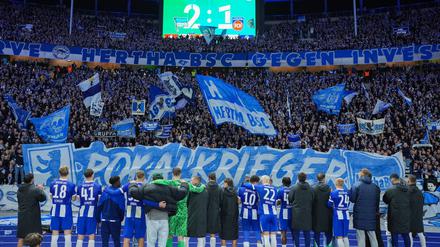 Die Berliner wollen auch nach dem Achtelfinale mit ihren Fans feiern.