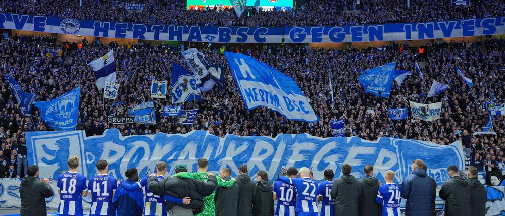Die Berliner wollen auch nach dem Achtelfinale mit ihren Fans feiern.