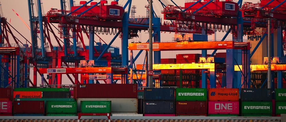 Der Bundesverband der Deutschen Industrie (BDI) fordert die Bundesregierung angesichts der Konjunkturflaute zu raschen Entscheidungen für schnell wirksame Maßnahmen auf. 
