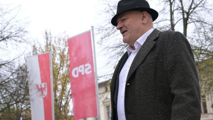 Der Brandenburger BSW-Landesvorsitzende Robert Crumbach äußert sich zum Beginn der Koalitionsverhandlungen mit der SPD.