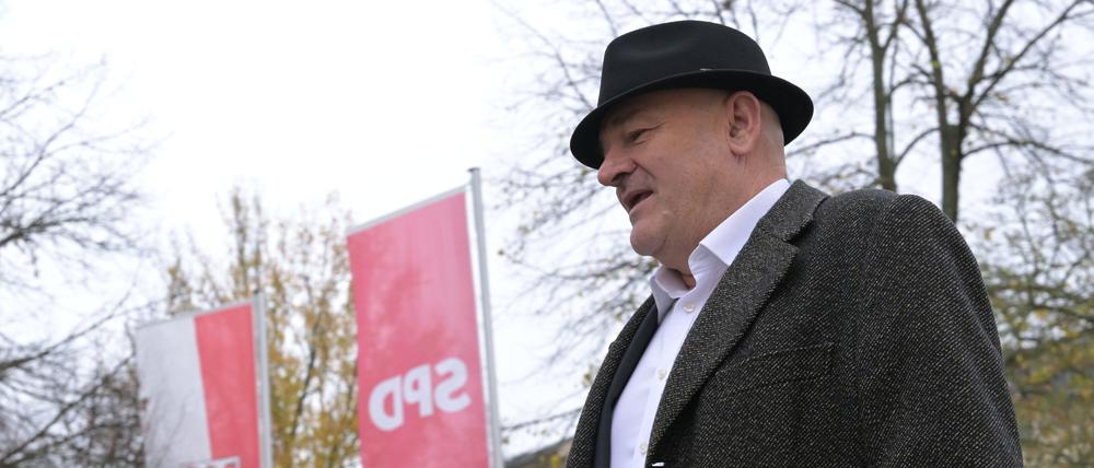 Auf dem Weg zur Koalitions-Verhandlung: Robert Crumbach, Landeschef des BSW.