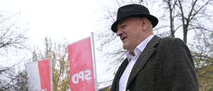 Auf dem Weg zur Koalitions-Verhandlung: Robert Crumbach, Landeschef des BSW. 