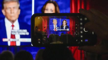 Debatte zwischen dem republikanischen Präsidentschaftskandidaten und ehemaligen US-Präsidenten Donald Trump und der demokratischen Präsidentschaftskandidatin und US-Vizepräsidentin Kamala Harris.
