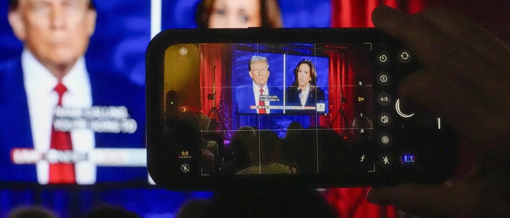 Debatte zwischen dem republikanischen Präsidentschaftskandidaten und ehemaligen US-Präsidenten Donald Trump und der demokratischen Präsidentschaftskandidatin und US-Vizepräsidentin Kamala Harris.
