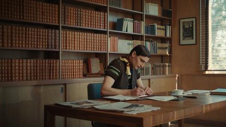 Die Fälschung. Sebastian Schneider als Felix Krull/Thomas Mann in Autorenpose.  