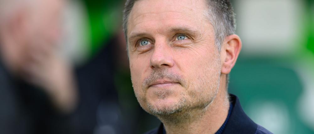 Die Bayern-Fußballerinnen von Trainer Alexander Straus waren im Spitzenspiel gegen Frankfurt gefordert.