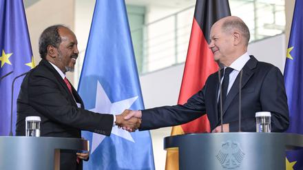 Bundeskanzler Olaf Scholz und der somalische Präsident Hassan Sheikh Mohamud.