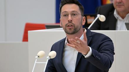 Die Brandenburger AfD-Landtagsfraktion kritisiert eine Gesprächsrunde in einer Schule, bei der sie nicht eingeladen war. (Archivbild) 