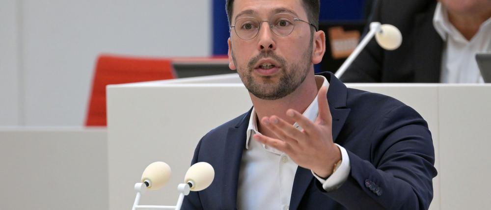 Die Brandenburger AfD-Landtagsfraktion kritisiert eine Gesprächsrunde in einer Schule, bei der sie nicht eingeladen war. (Archivbild) 