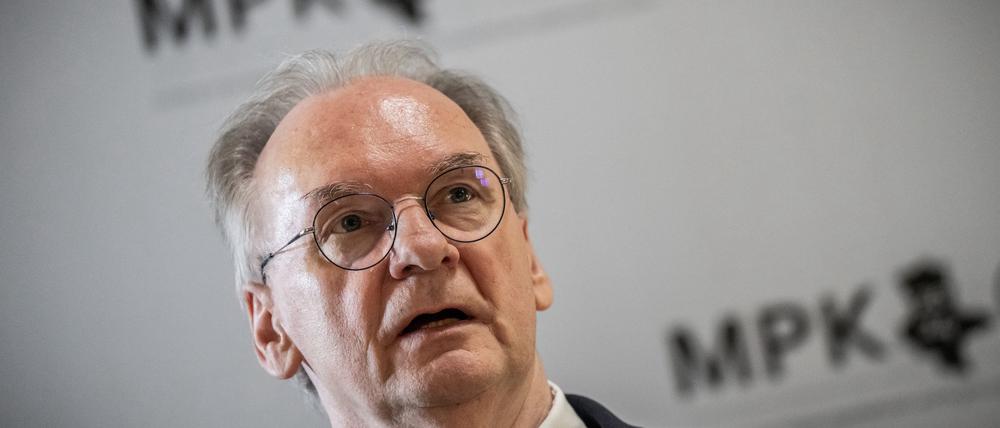 Sachsen-Anhalts Ministerpräsident Reiner Haseloff will einen Schwerpunkt auf die Fachkräftesicherung für die Wirtschaft im Osten legen. (Archivbild)