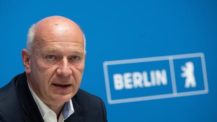 Regierender Bürgermeister von Berlin, spricht während einer Pressekonferenz im Roten Rathaus. 