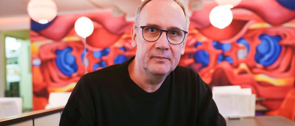 Volker Kutscher sieht zwei wesentliche Gründe dafür, warum viele Menschen „ihr Heil in autoritären Strukturen suchen“. (Archivbild)