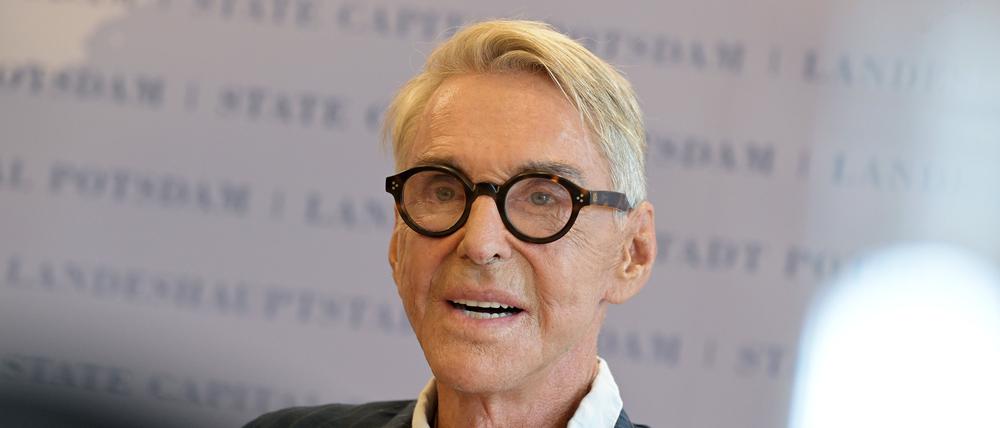 Die Potsdamer Ausstellung zum Schaffen des Modedesigners Wolfgang Joop findet nun doch statt.