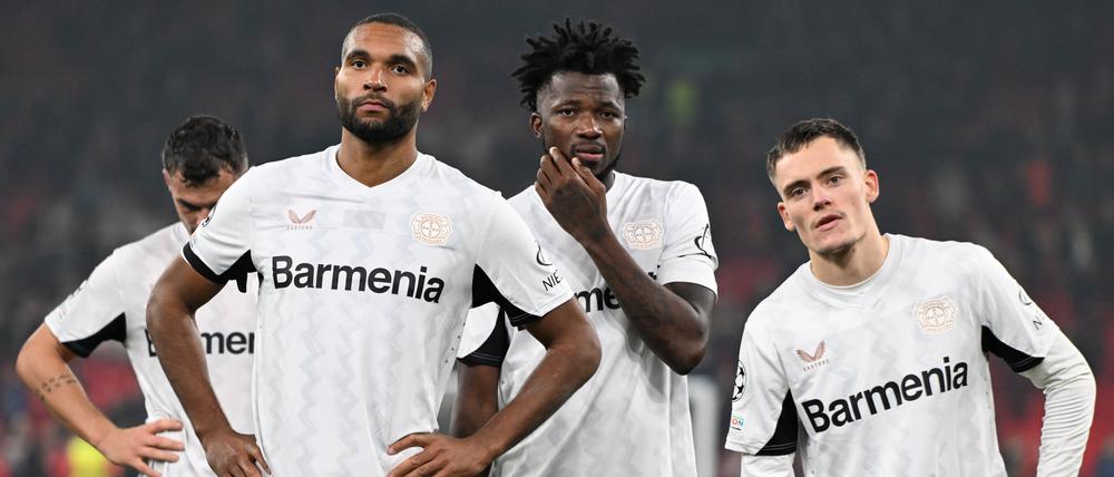 Granit Xhaka, Jonathan Tah, Edmond Tapsoba und Florian Wirtz kassierten in Liverpool eine heftige 0:4-Klatsche.