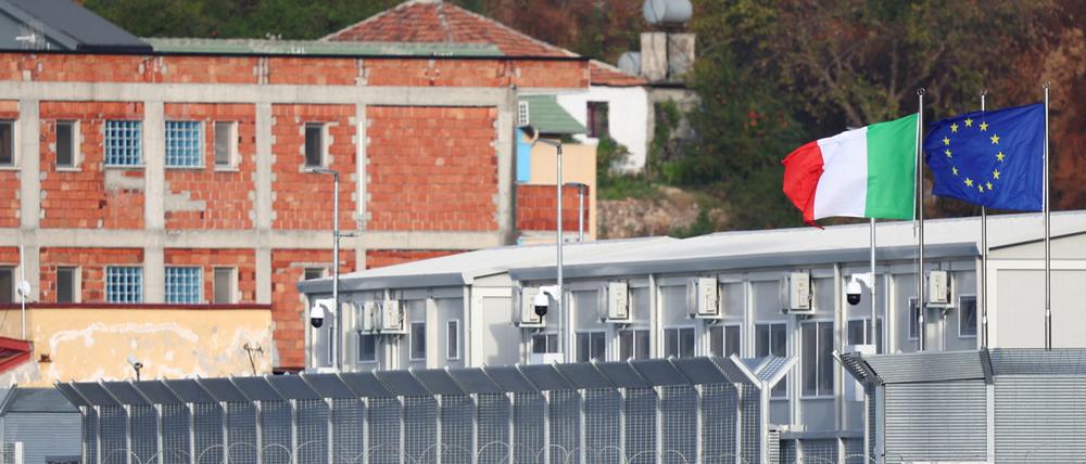 Gesamtansicht des italienischen Auffanglagers in Shengjin, Albanien.