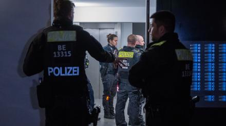 Die drei Toten waren in Berlin-Marzahn gefunden worden. (Archivbild)