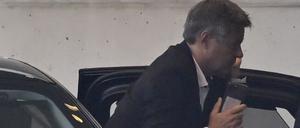 Robert Habeck, Bundesminister für Wirtschaft und Klimaschutz, trifft am 6. November 2024 zu einer zweiten Sitzung vor dem Koalitionsausschuss im Kanzleramt in Berlin ein.