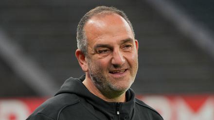 Frank Schmidt geht mit dem 1. FC Heidenheim zuversichtlich ins Spiel bei Heart of Midlothian.