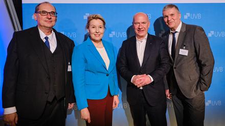 Stefan Moschko, Franziska Giffey, Kai Wegner, Alexander Schirp (von links nach rechts)