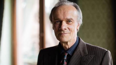 Edgar Selge spielt in „Mariannengraben“ den alten Griesgram Helmut. (Archivbild)