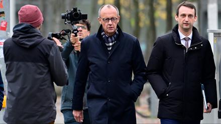 Friedrich Merz kommt zu einem Treffen mit Bundeskanzler Scholz (SPD) ins Kanzleramt. 