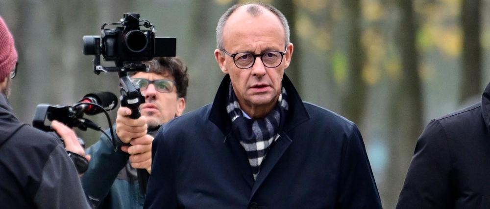 Friedrich Merz kommt zu einem Treffen mit Bundeskanzler Scholz (SPD) ins Kanzleramt.