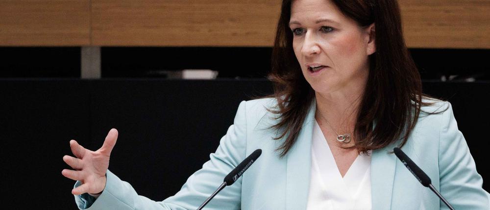 Bildungssenatorin Katharina Günther-Wünsch (CDU will über Entlastungsmaßnahmen für Kita-Mitarbeiterinnen sprechen.