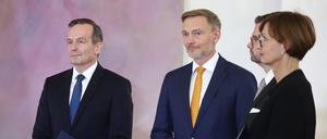 Verkehrsminister Volker Wissing (l.) und Ex-Finanzminister Christian Lindner (M.)