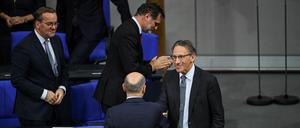 Ungestört beim Haushalt: Jörg Kukies (SPD), der neue Finanzminister (rechts), im Bundestag mit dem Kanzler, Verteidigungsminister Boris Pistorius und Kanzleramtschef Wolfgang Schmidt