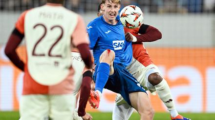 Schwieriges Durchkommen: Hoffenheims Talent Max Moerstedt.
