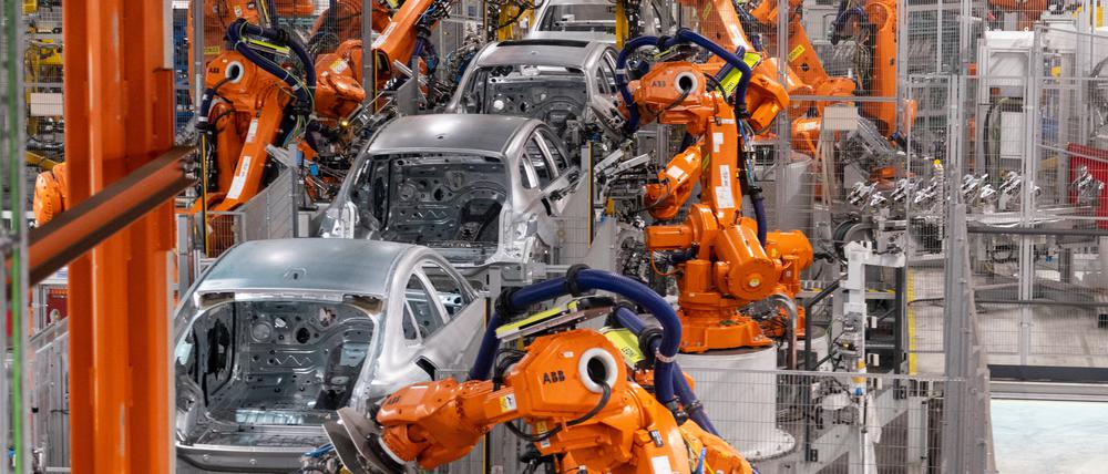 Nach einem kurzen Hoffnungsschimmer im September hat sich die Stimmung in der deutschen Autoindustrie erneut verschlechtert.