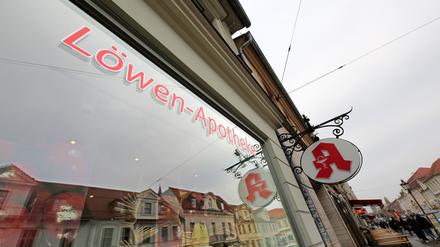 Das 2023 beschlossene Lieferengpassgesetz habe „wenn überhaupt, nur minimale Entlastungen gebracht“, klagen die Apotheken.