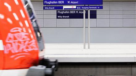 Auch auf der Linie RB23 zwischen Golm und dem Flughafen BER kommen die Scheiben für besseren Handyempfang zum Einsatz. (Archivbild)