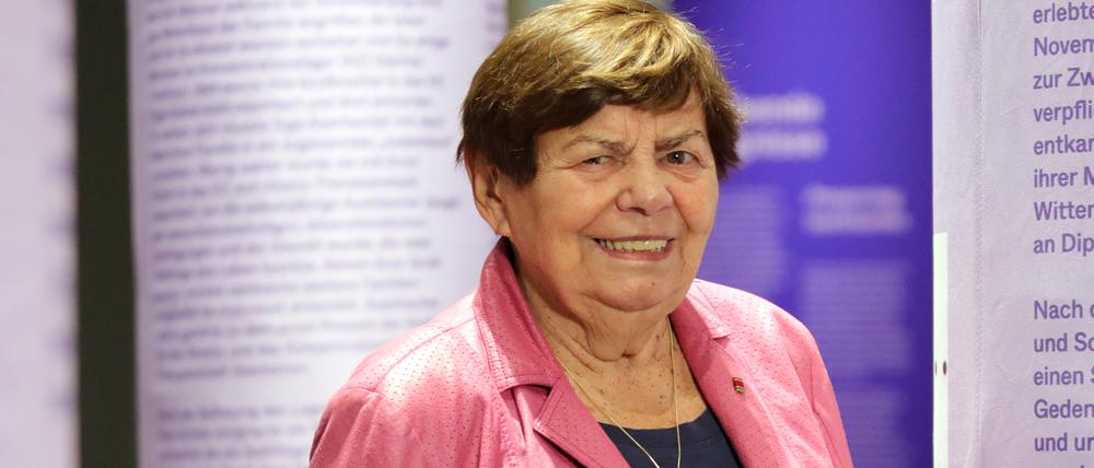 Ausstellung "In Echt" im Brandenburg Museum zu virtuellen Begegnungen mit NS-Zeitzeuginnen. Die Erzählung der Holocaust-Überlebenden Ruth Winkelmann ist Teil der VR-Anwendung.