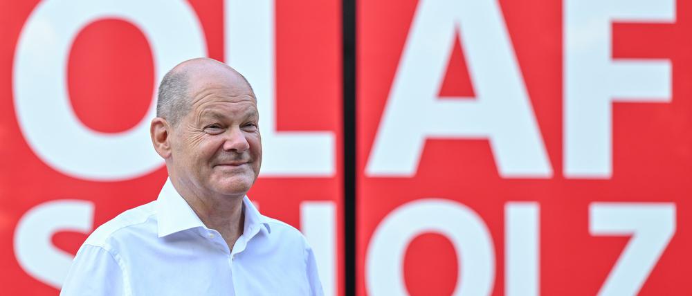 Bundeskanzler Olaf Scholz, unterwegs als SPD-Bundestagsabgeordneter im Wahlkreis Potsdam.