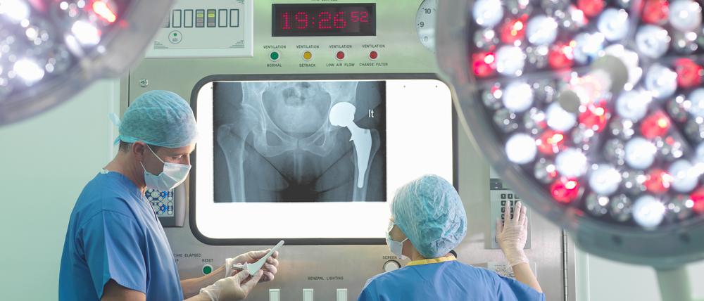 In Deutschland werden pro Jahr insgesamt etwa 200.000 künstliche Hüftgelenke eingesetzt.