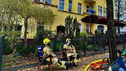 Die Berliner Feuerwehr rückte wegen eines Feuers nach Steglitz aus.